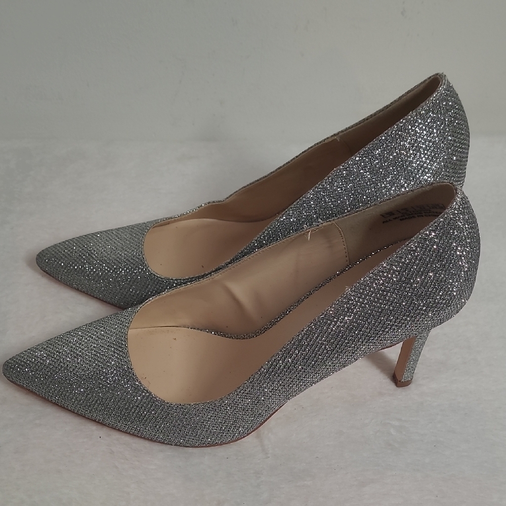 Jenn Ardor Elegant Silver Glitter Pumps - Picture 3 of 10